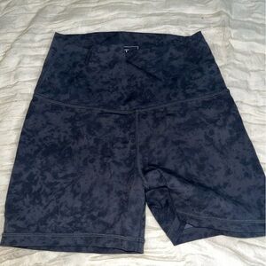 Echt dark camouflage scrunch shorts !